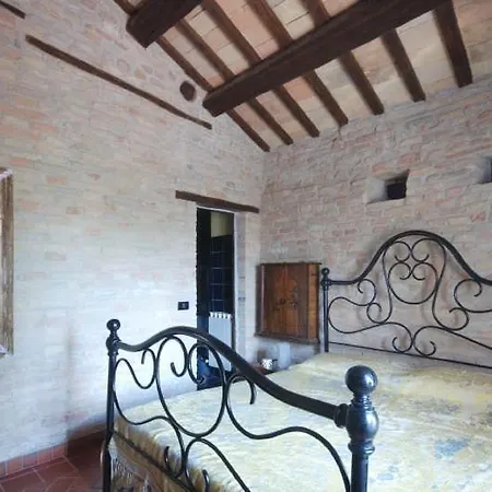 Pesaro Sleeps 10 * Urbino