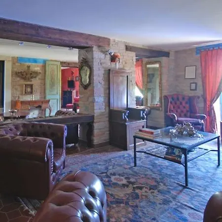Villa Pesaro Sleeps 10 Urbino