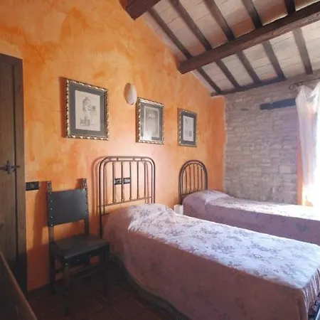 Pesaro Sleeps 10 *