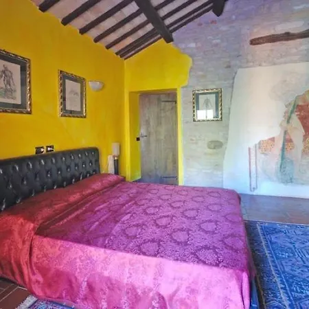 Pesaro Sleeps 10 *